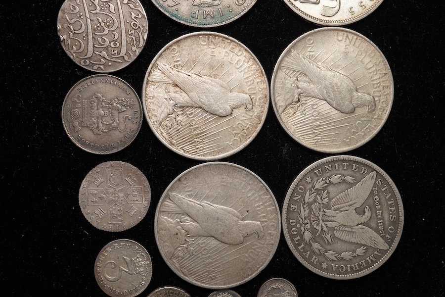 British and world silver coins, to include George IV shilling 1825, VF, George III sixpence 1787, EF, William IV halfcrown 1836, VF, George III to Victoria Maundy money; 1763 3d, 1842 2d and 1d, 1828 1d, 1845 1 1/2d toge